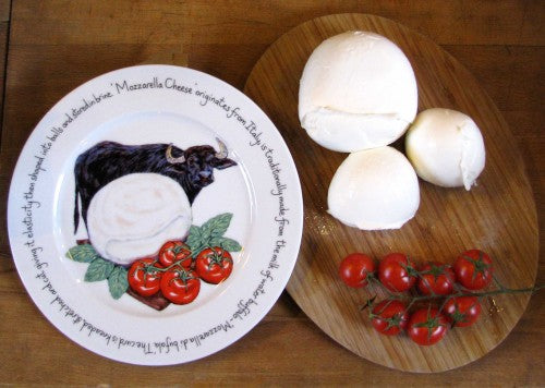 Mozzarella Cheese 21cm (8.3") Plate in use